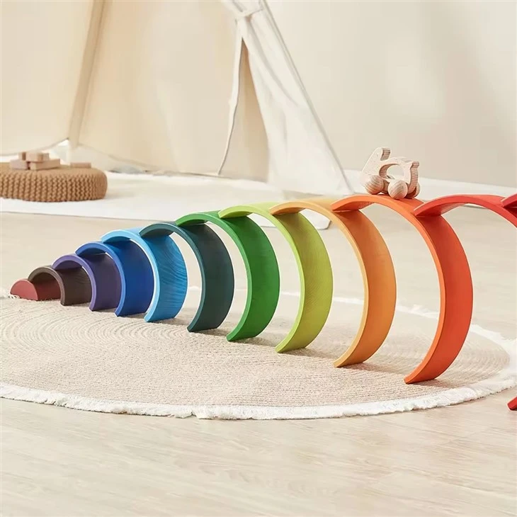Bréagán Rainbow Cruachta Adhmaid